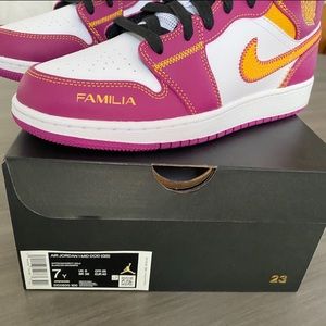 Air Jordan 1 Mid : “Día De Muertos” 7Y
